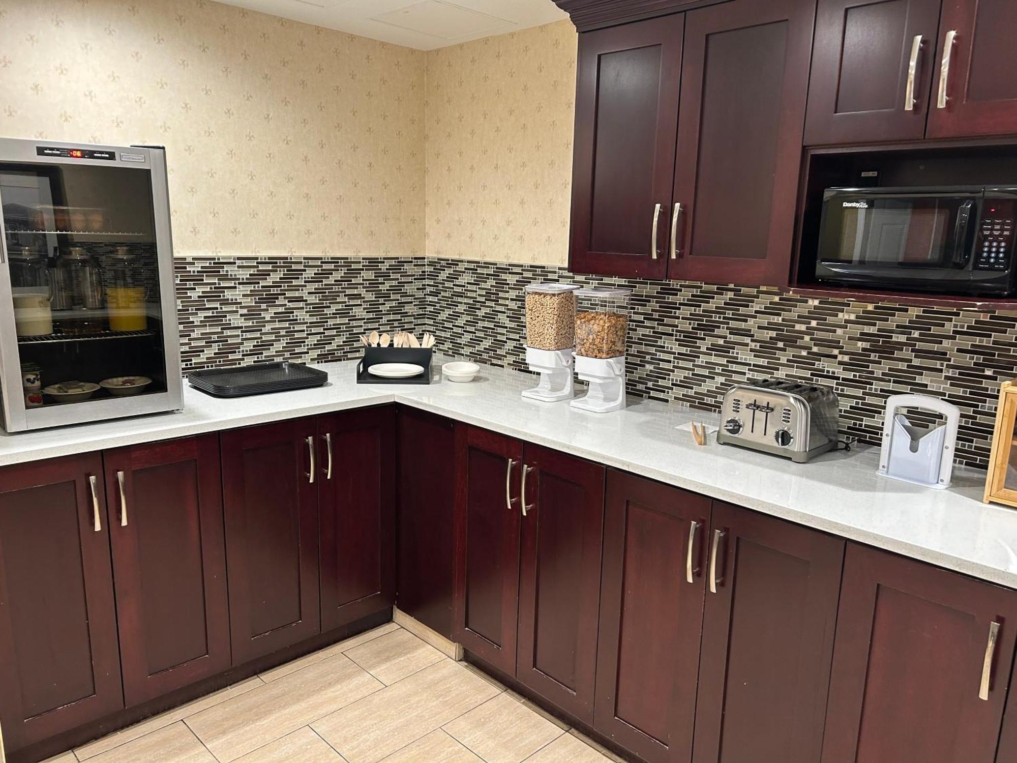 Prestige Aberdeen Lodge Kamloops Bagian luar foto