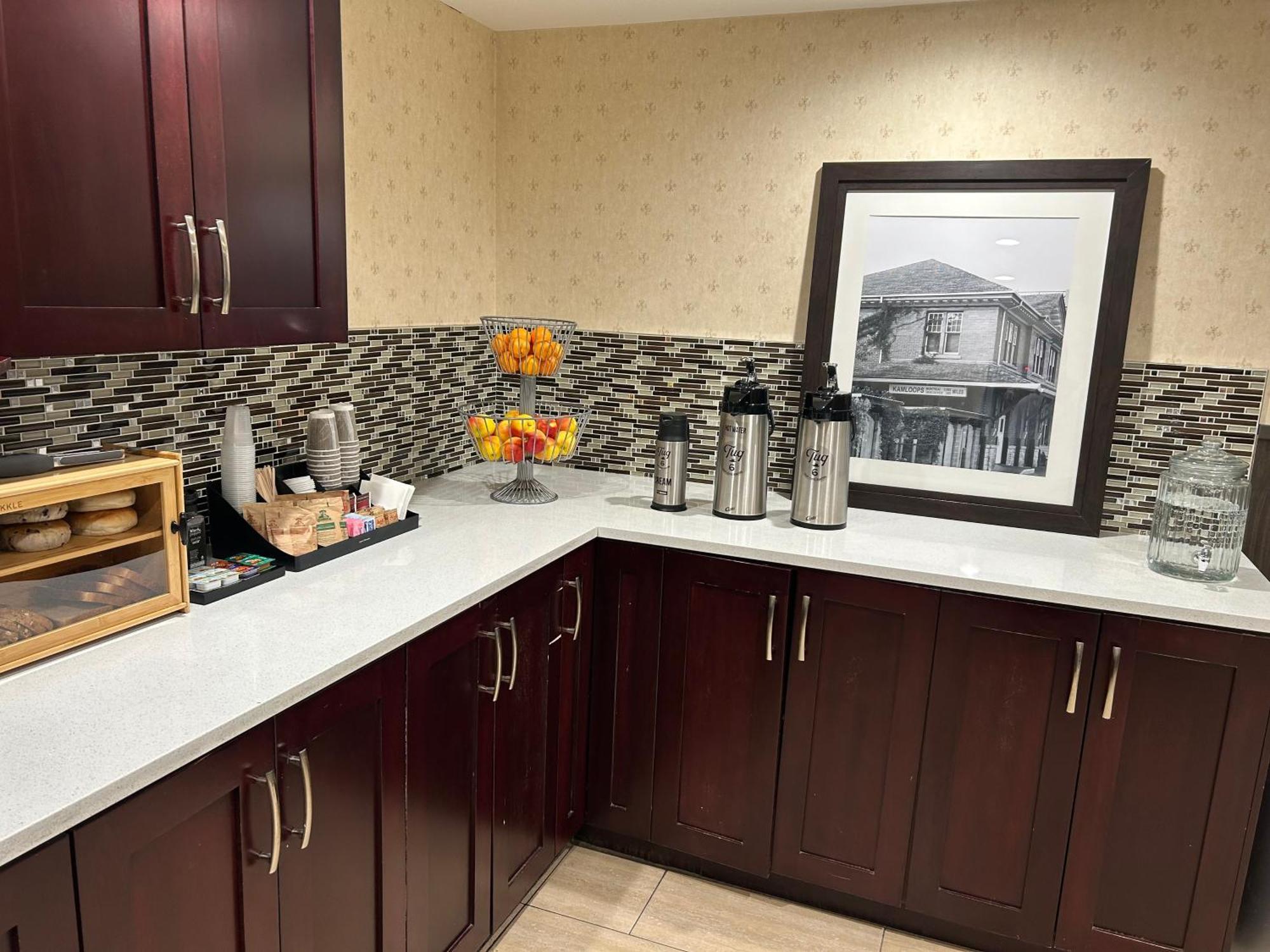 Prestige Aberdeen Lodge Kamloops Bagian luar foto